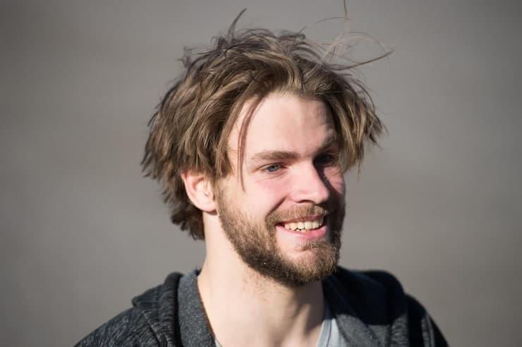 why did lyle menendez wear wigs explained with possible reasons prison rules and media reaction