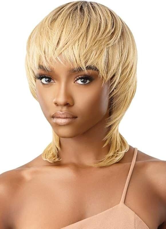 Beginner Friendly Guide how to properly put a wig on with step by step tips for a secure natural look