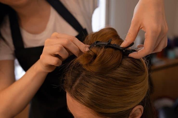 Step-by-Step Guide how to put on glueless lace front wig for a natural secure fit