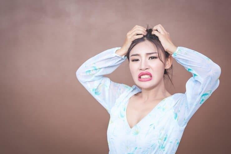 Budget Beauty Guide — how to curl cheap wig safely with heatless tricks and low-heat styling for salon-like curls